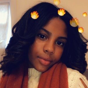 Meet your Posher, Aisha